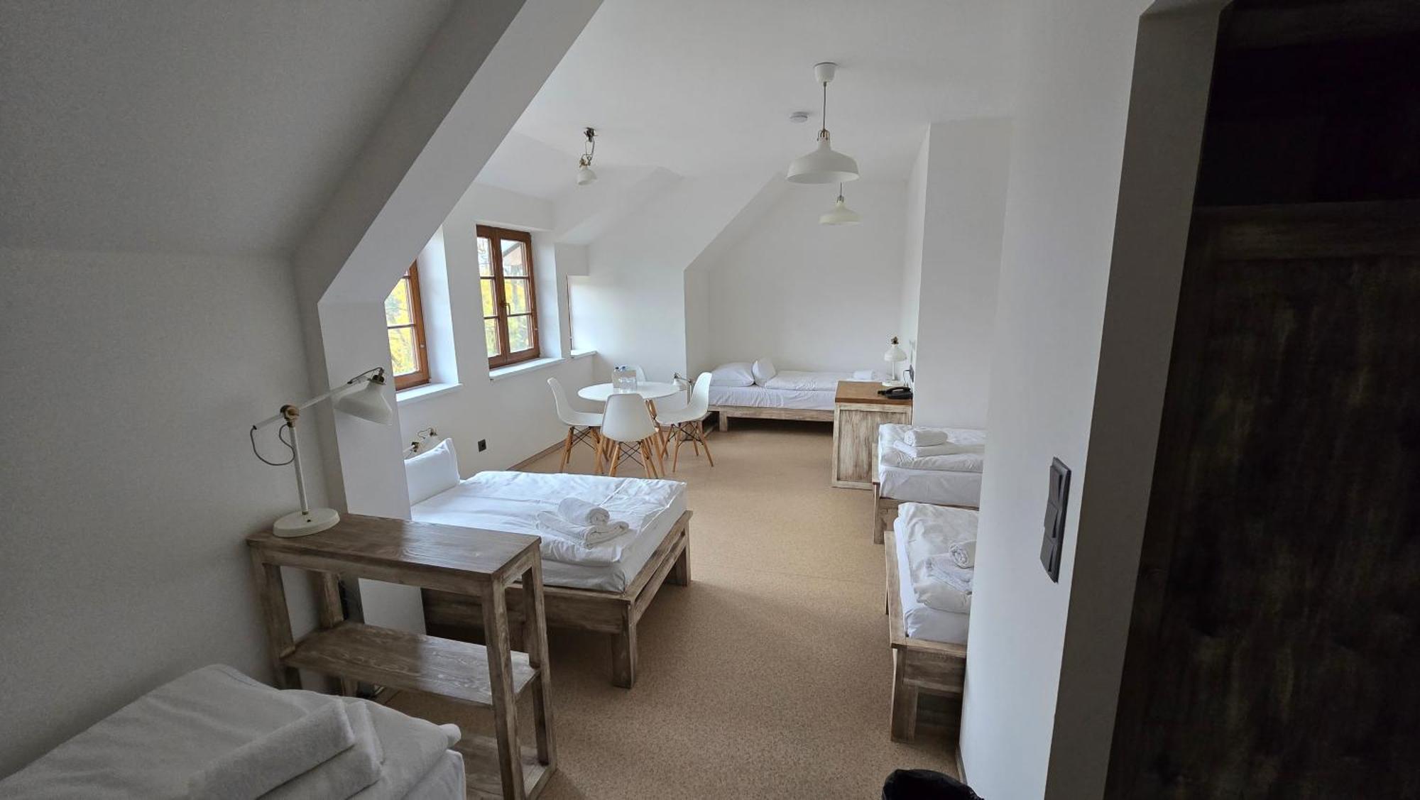 Dvůr Perlová voda Budyne nad Ohri Exterior foto