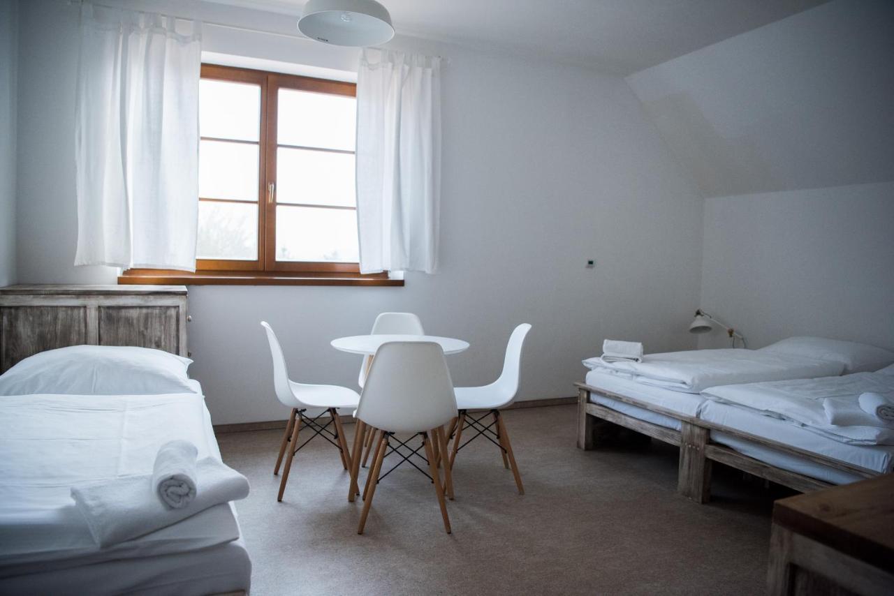Dvůr Perlová voda Budyne nad Ohri Exterior foto